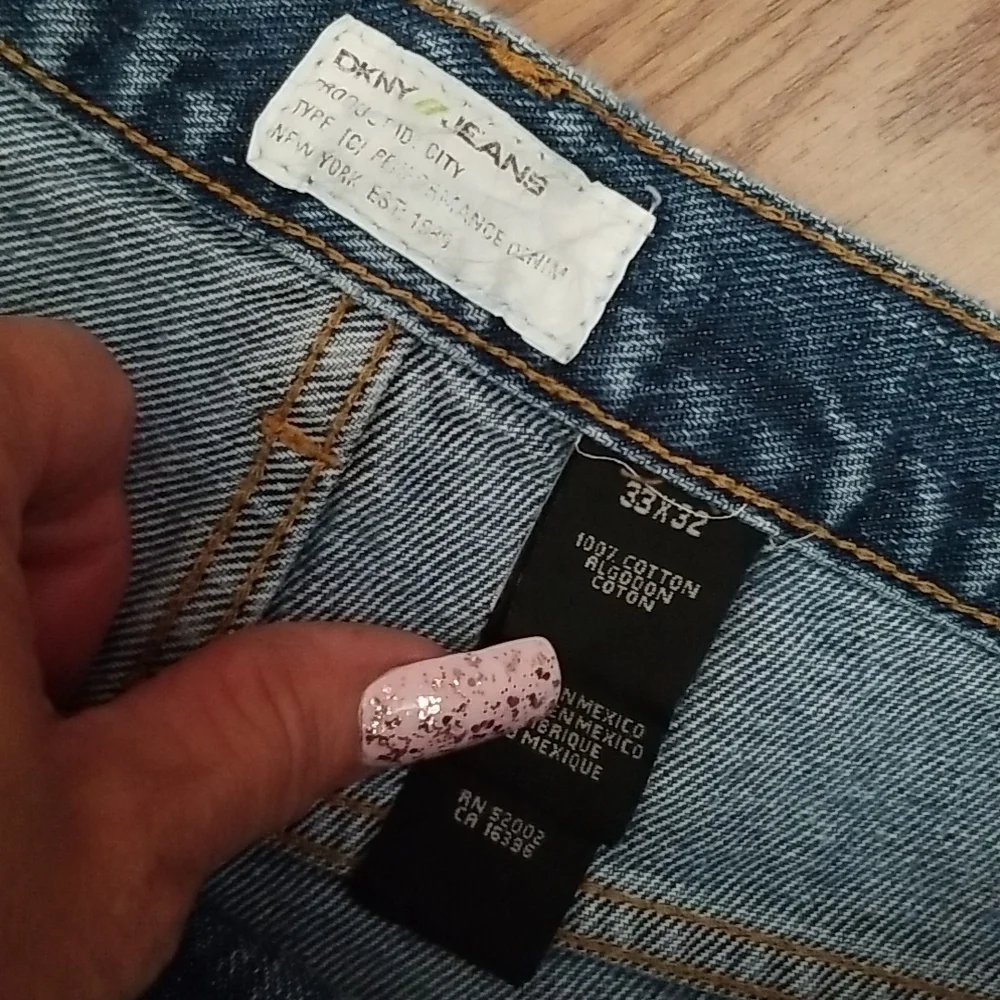 Vgt DKNY Cutoffs shorts‎ size 33